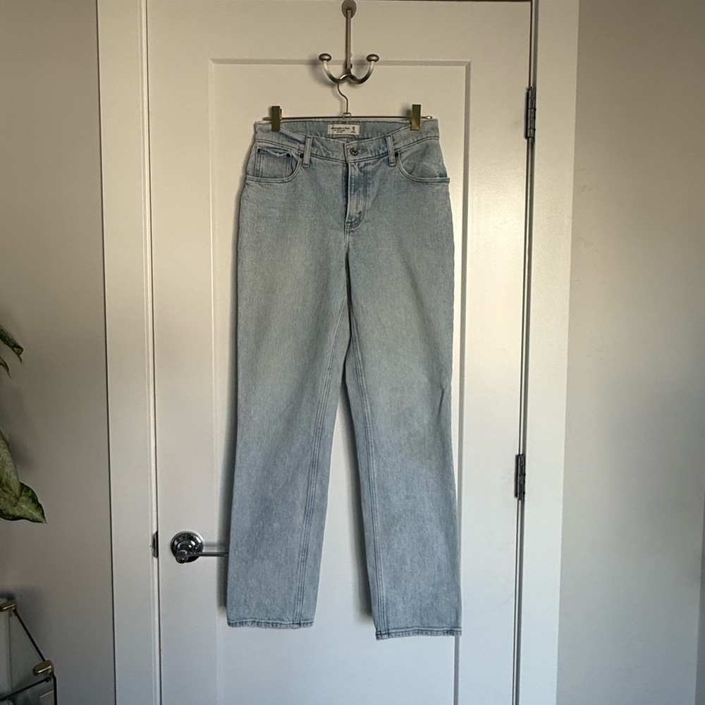 Abercrombie & Fitch Light Wash Straight Leg Jeans
